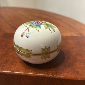 Herend Queen Victoria Bonbon Dish